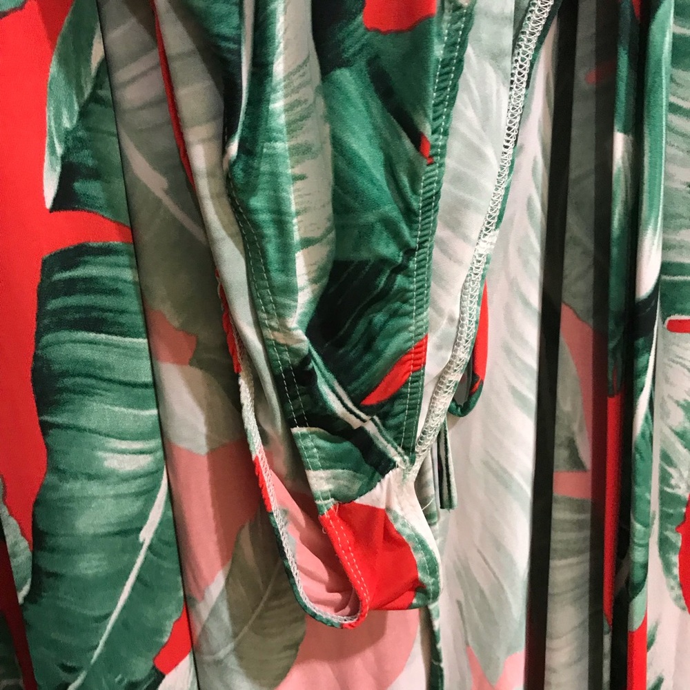 ☀️LAST2️⃣//RED PALM LEAVES BODYSUIT KIMONO SET - Picture 6 of 7